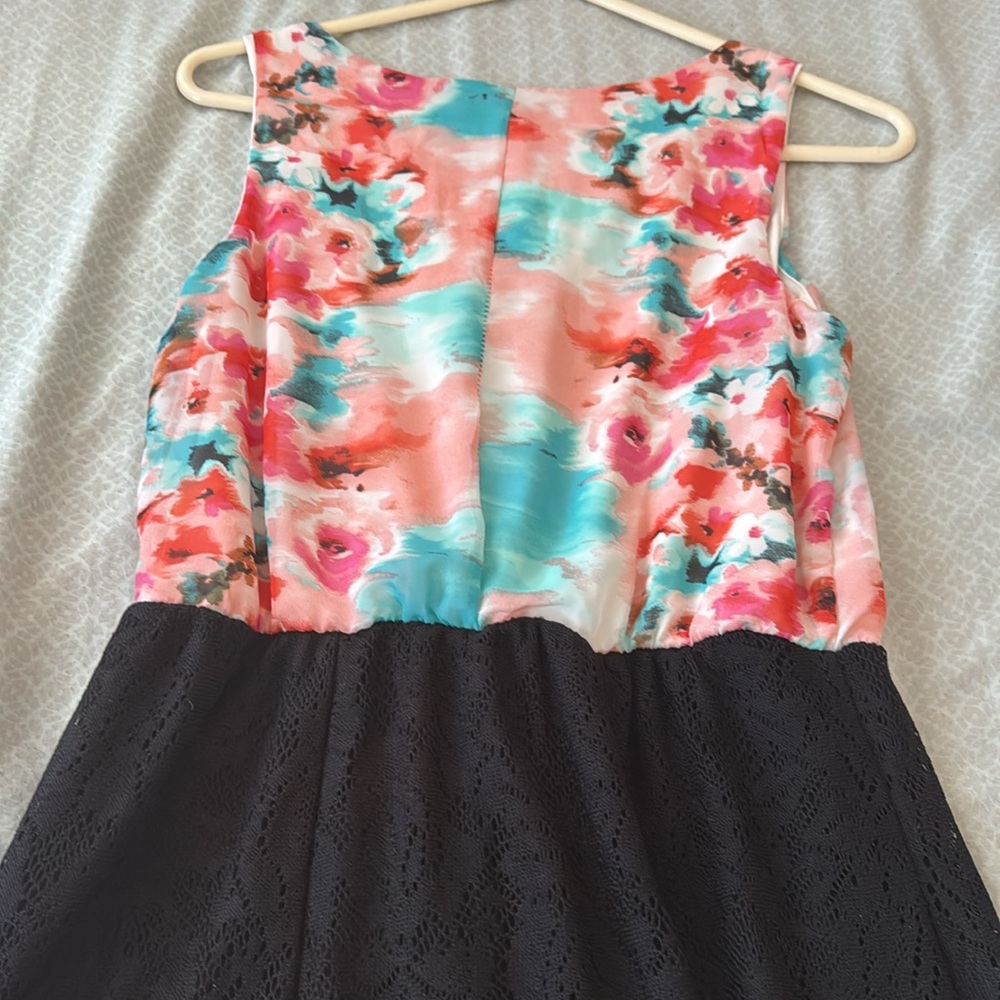 Dress - Picture 5 of 5